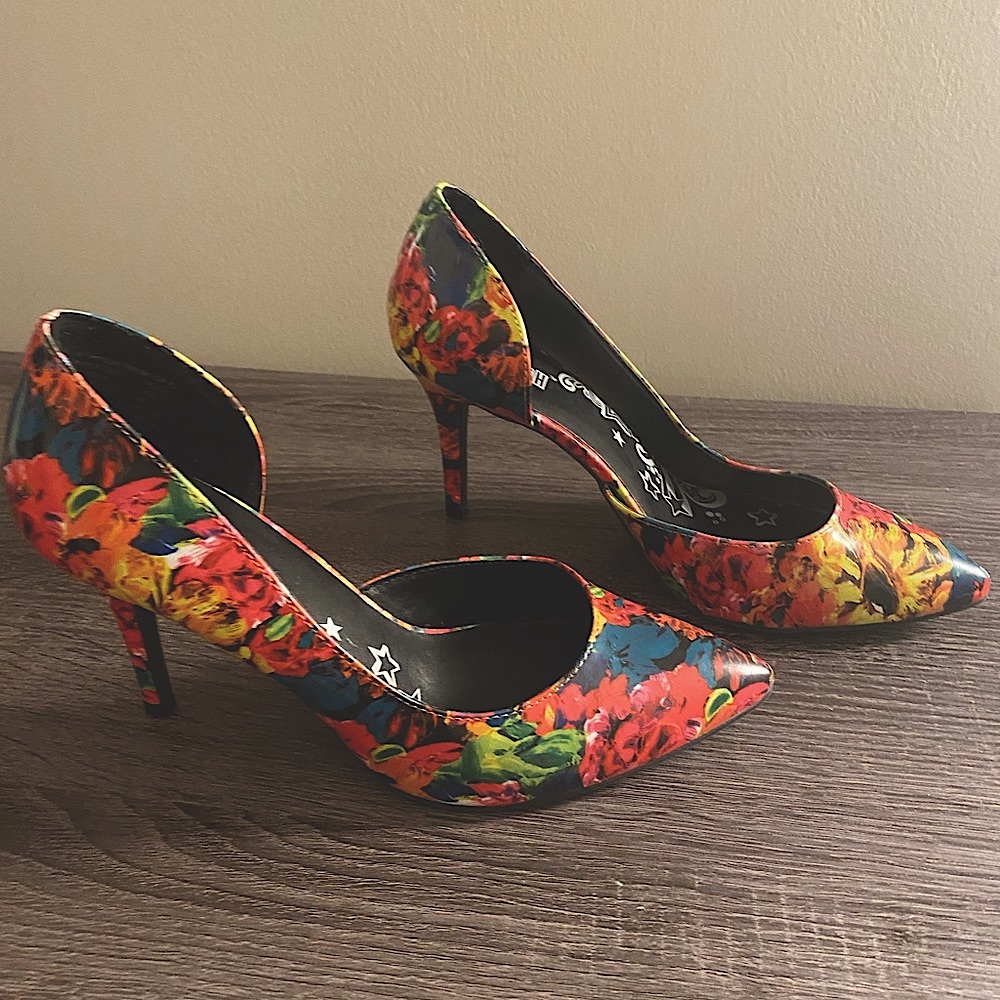 SOLD Multicolored Pumps